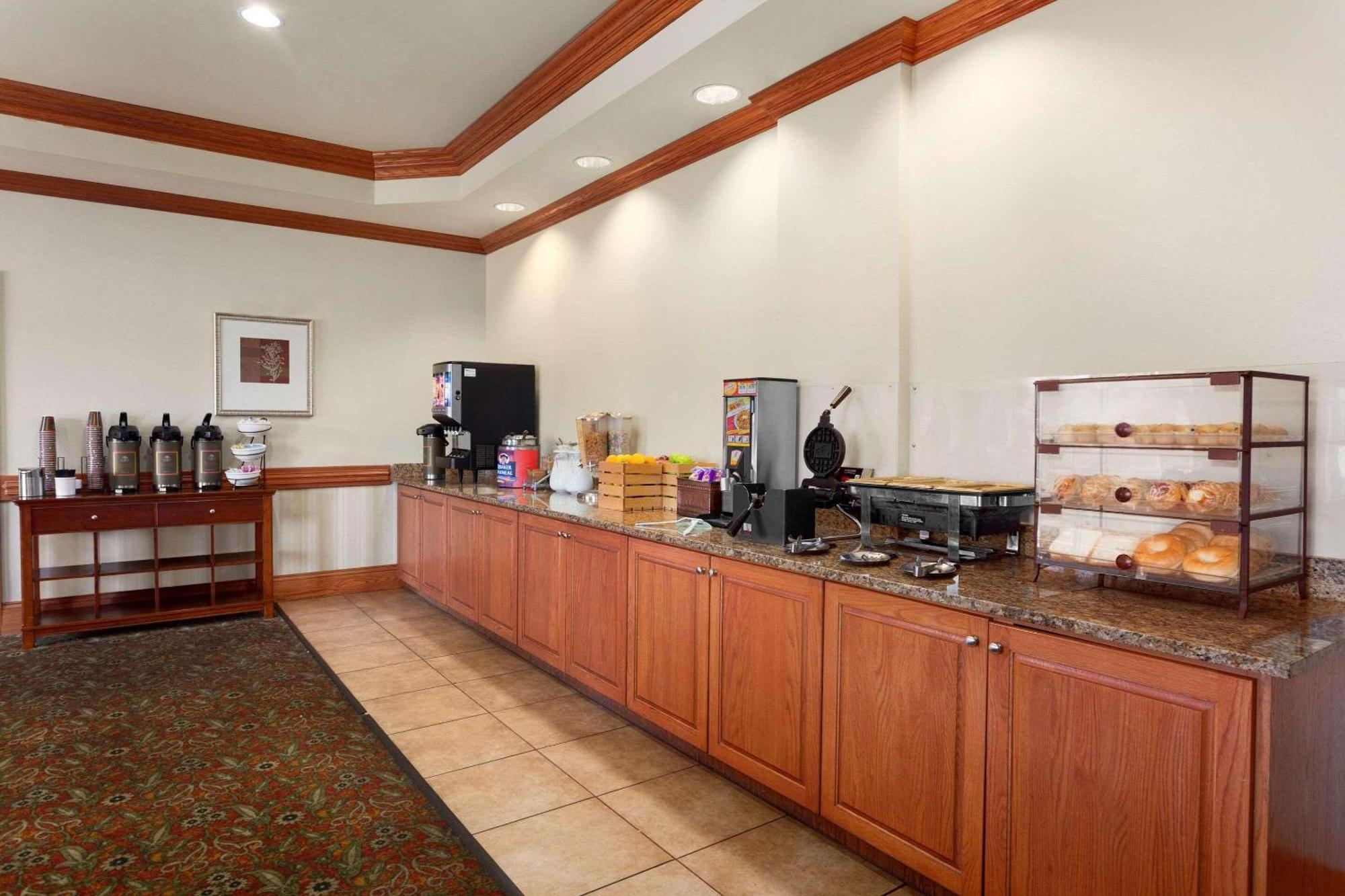 Country Inn & Suites By Radisson, Tifton, Ga Buitenkant foto